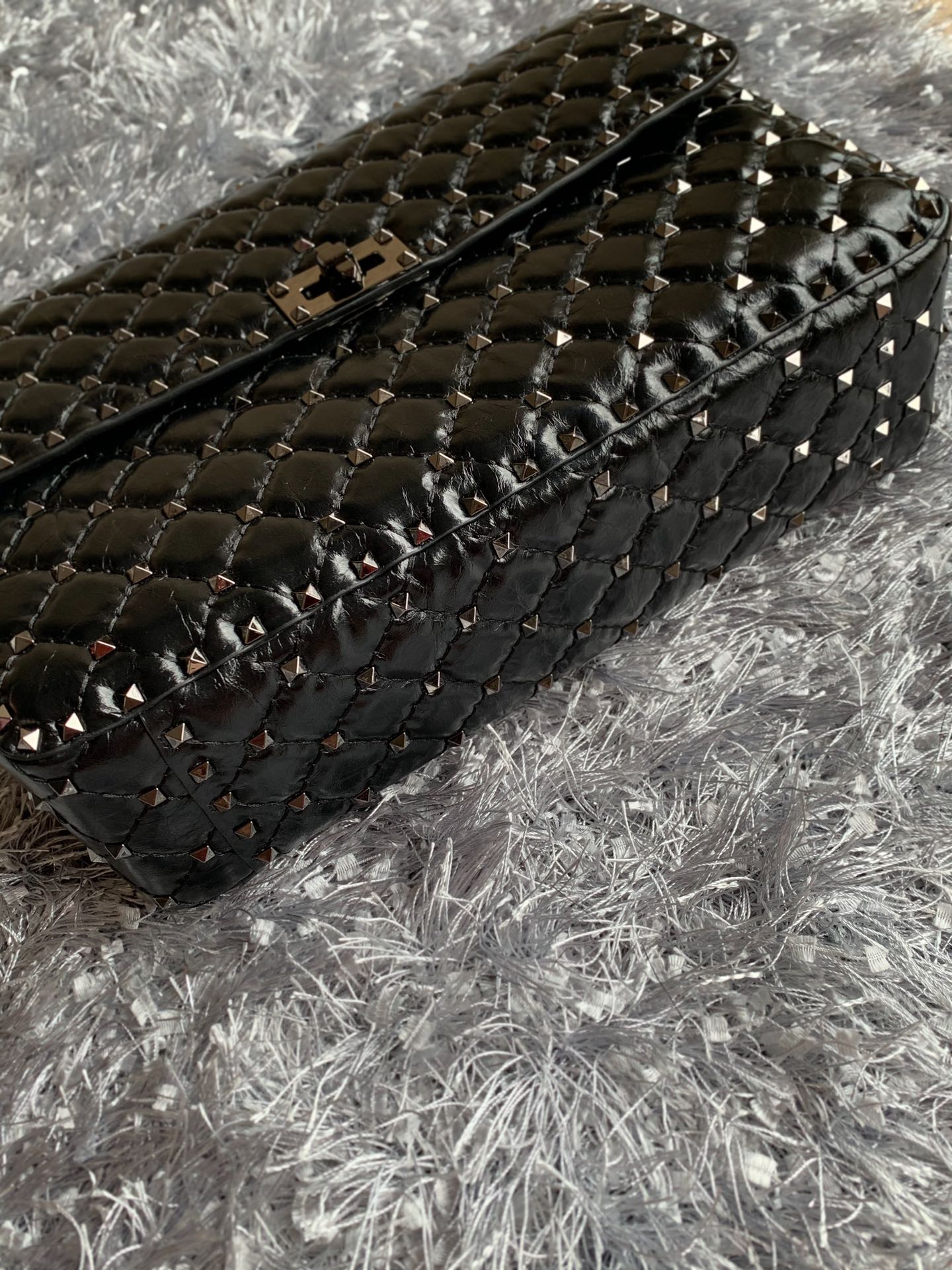 Valentino Garavani Rockstud Spike Big Chain Bag in Black Supple Lambskin Nappa